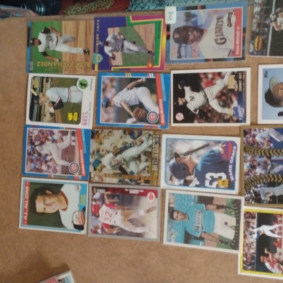 Assorted Baseball Trading Cards - Picture 4 of 4